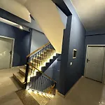 Cabare Apartments&rooms Дуррес