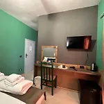 Cabare Apartments&rooms Апартаменты *