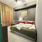 Cabare Apartments&rooms Дуррес