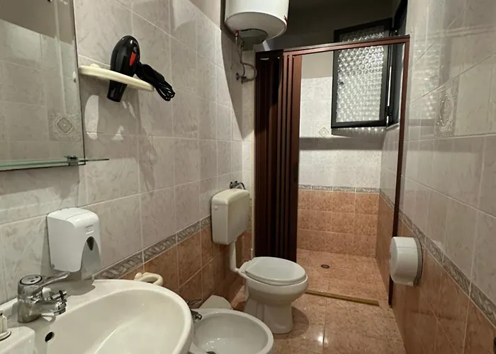 Cabare Apartments&rooms アパート