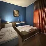 Cabare Apartments&rooms Apartman
