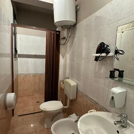 Cabare Apartments&rooms * Durrës