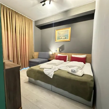 Cabare Apartments&rooms Durrës