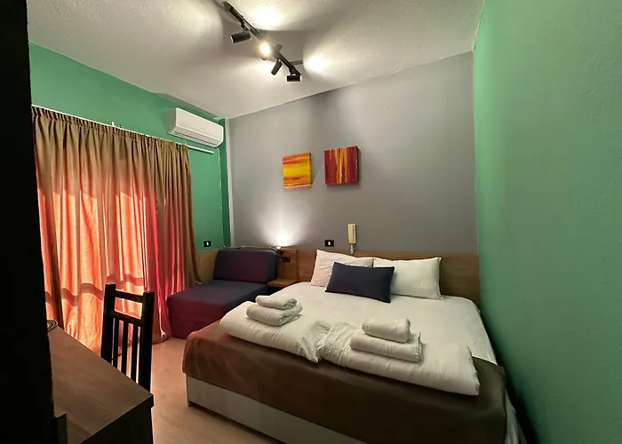 Cabare Apartments&rooms דירה *